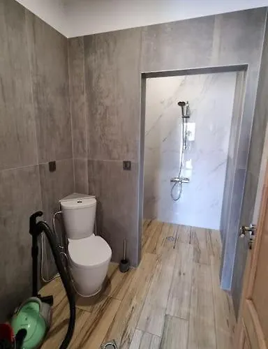 с двор дива