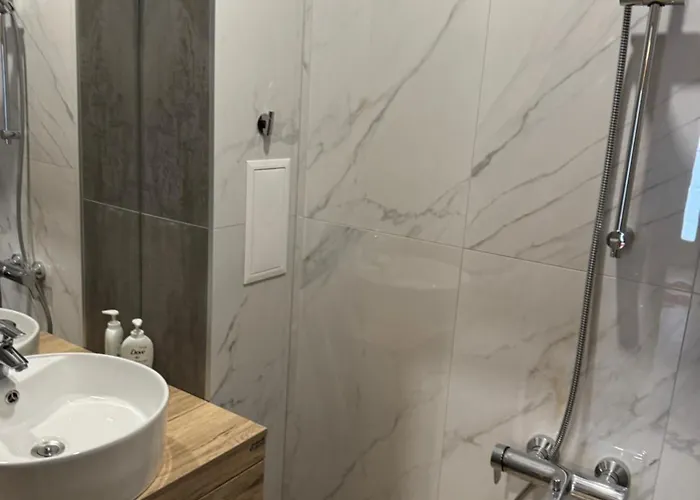 с двор дива Апартаменты *