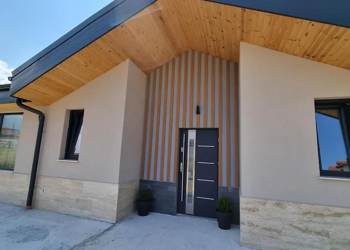 с двор дива